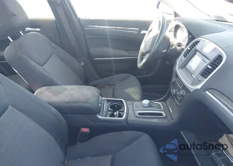 2020 Chrysler 300 Touring z USA, uszkodzony, nr VIN 2C3CCAAG9LH201079